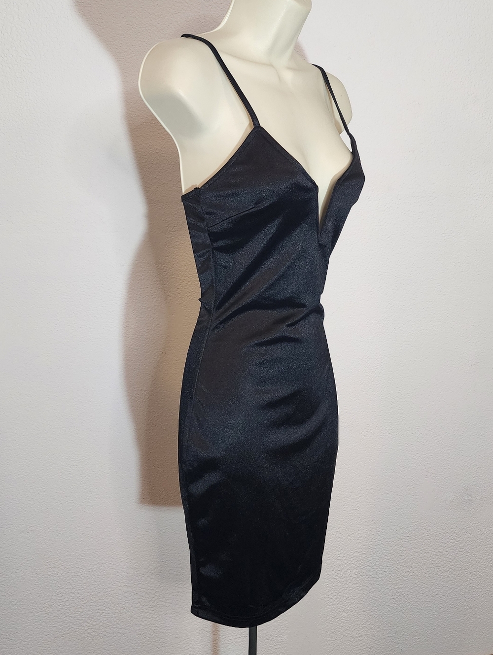 Dress Bodycon Satin Plunge Halter Mini Black Size S - Picture 5 of 11
